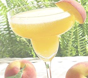 10 Easy Peach Cocktails